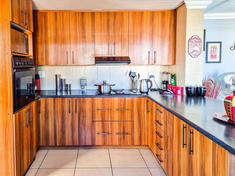 4 Bedroom Property for Sale in Protea Heights Western Cape